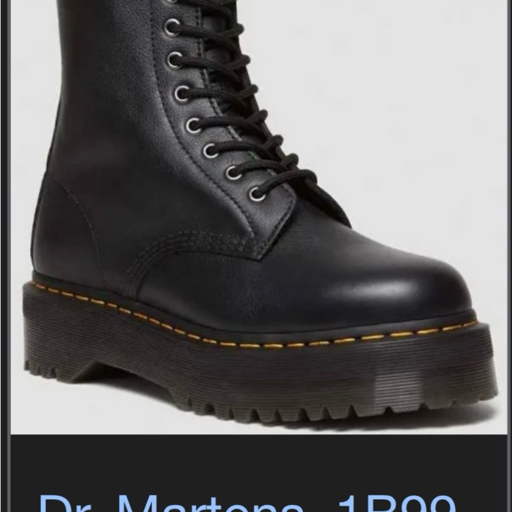 Dr. Martens Black Leather womens Boots
